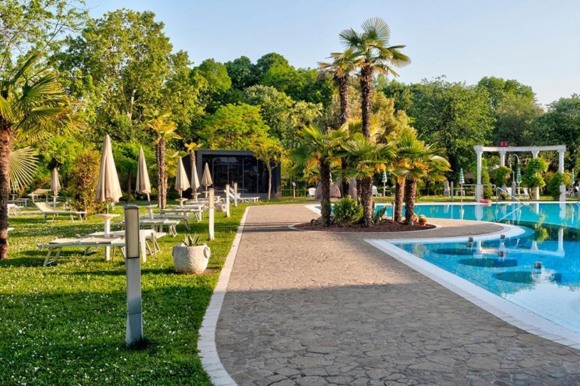 Harrys' Garden 4*