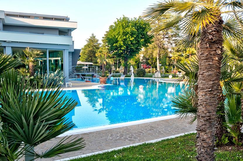 Harrys' Garden 4*